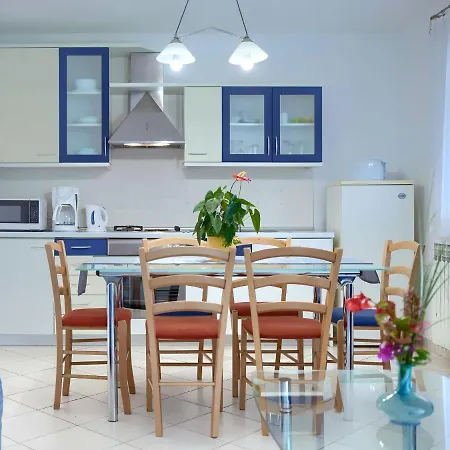 Macini-4 By Interhome