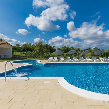 Macini-4 By Interhome *