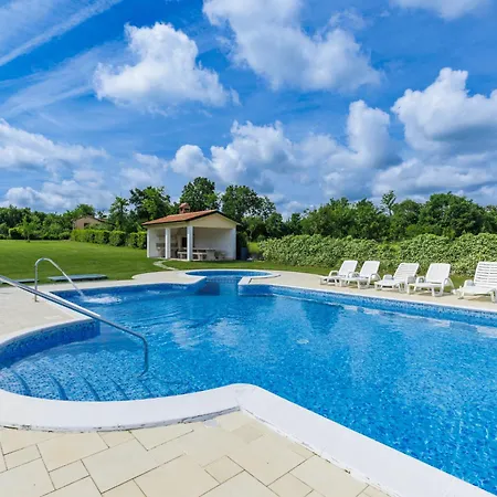 Macini-4 By Interhome