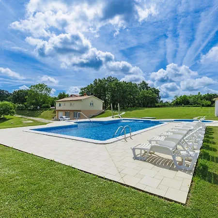 Macini-4 By Interhome דירה *