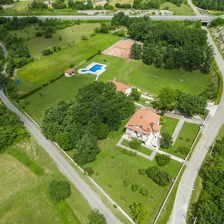 Macini-4 By Interhome * Žminj