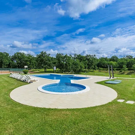 Macini-4 By Interhome