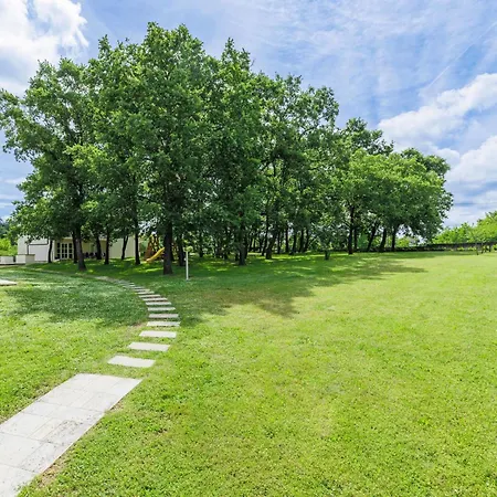 Macini-4 By Interhome דירה *